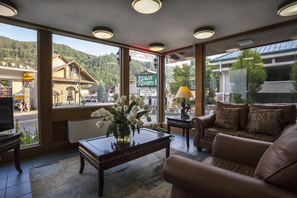 Reagan Resorts Inn (Adults Only) Gatlinburg Exterior photo